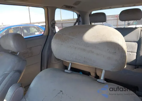 2002 Toyota Sienna Xle z USA, uszkodzony, nr VIN 4T3ZF13C52U487776